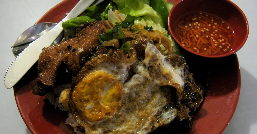 Cơm trứng